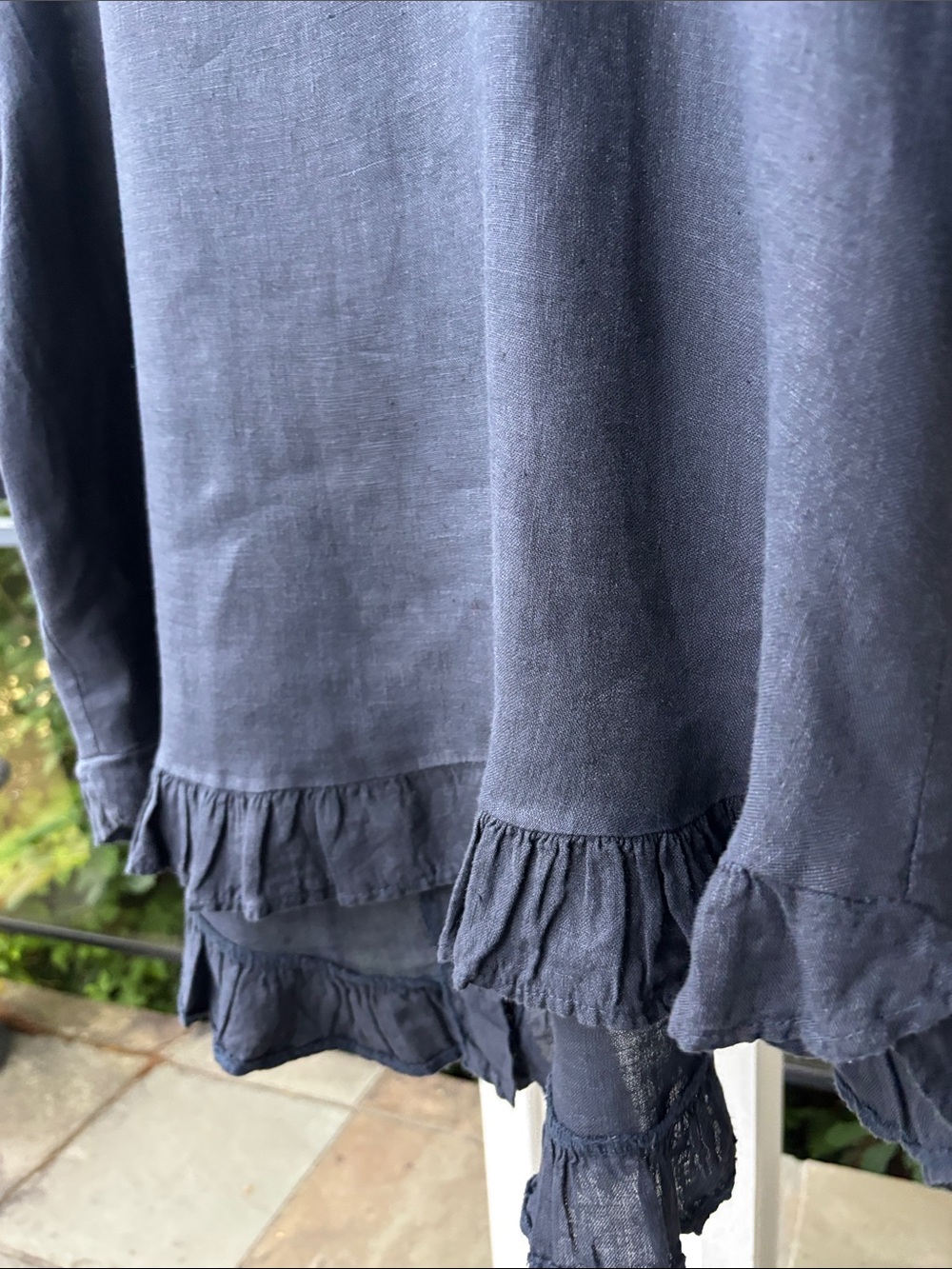 Like New Women's Navy Ruffle-Hem Linen Short Sleeve Blouse - Top Size Large - Picture 15 of 16